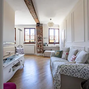 Apartment & Modern Apt W/ Netflix-amazon Prime, Lucca