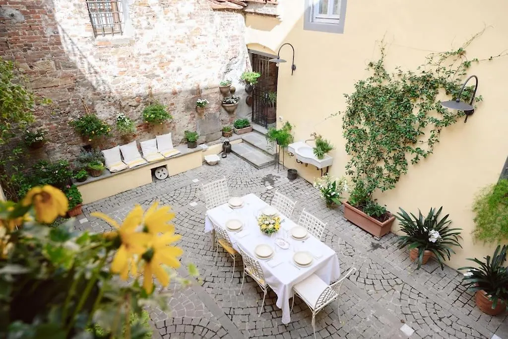 Corte Paolina - Charming Courtyard Inside Lucca 0*,