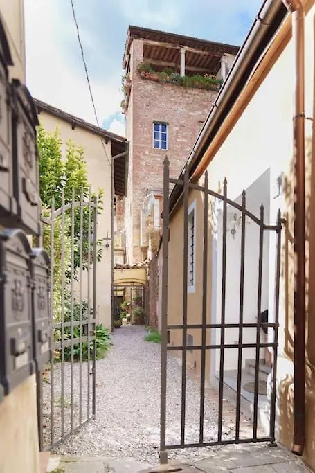 Corte Paolina - Charming Courtyard Inside Lucca 0*,  Italy